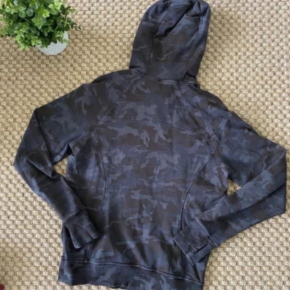 Lululemon Scuba Pullover Hoodie Camo Black Grey Long Sleeve Size 12 - Picture 5 of 5